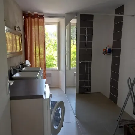 L'ecole Buissonniere Holiday home Noyant-la-Plaine