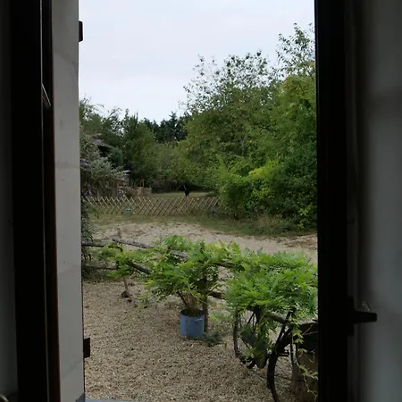 L'ecole Buissonniere Holiday home Noyant-la-Plaine