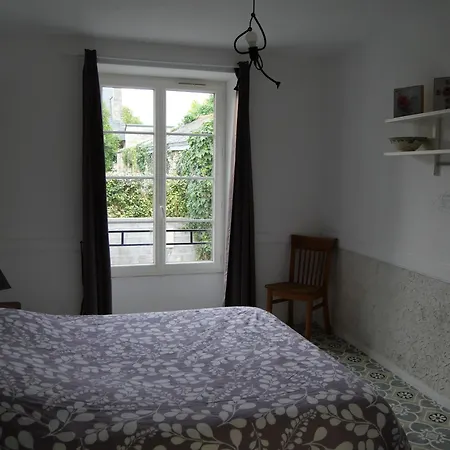 L'ecole Buissonniere Holiday home Noyant-la-Plaine