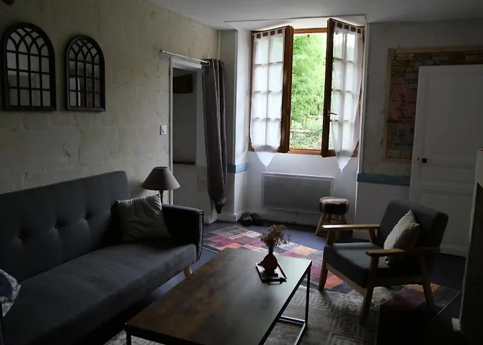 L'ecole Buissonniere Semesterbostad Noyant-la-Plaine