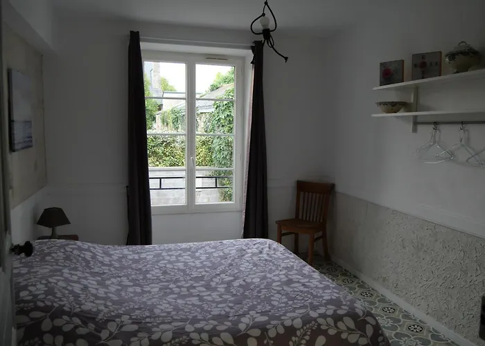 L'ecole Buissonniere Nyaraló Noyant-la-Plaine